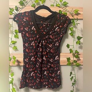 Long V-neck Shirt with punk pattern - unknown brand, vintage/yk2 -very stretchy